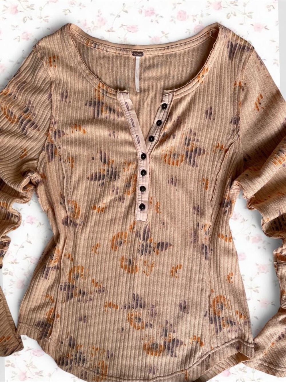 Free People Boho Tan Floral Ribbed Henley Top With Ruffle Sleeves - Sz. L - Picture 4 of 5